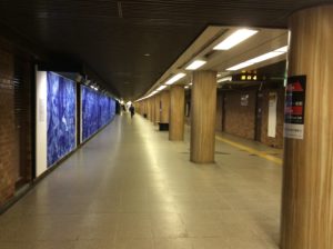北海道札幌市の地下鉄大通駅とバスセンター前駅をつなぐ地下通路の写真
