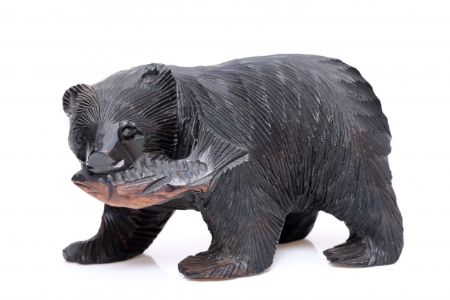 北海道のクマの木彫りの写真